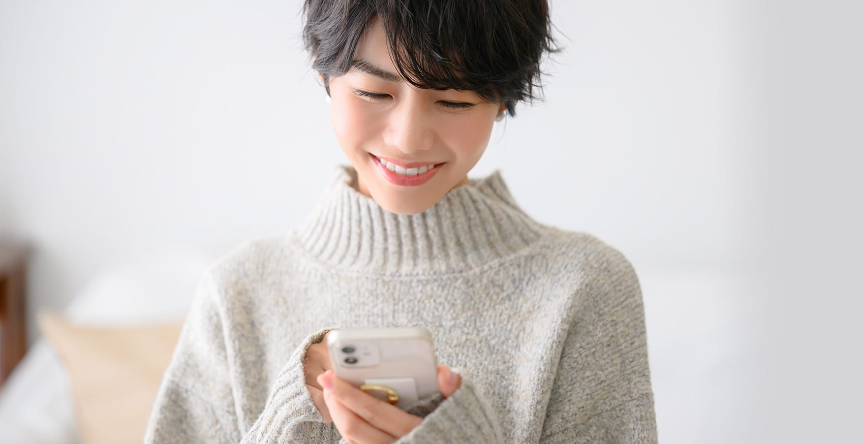 主婦がSNSを利用するイメージ画像