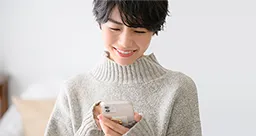 主婦がSNSを利用するイメージ画像